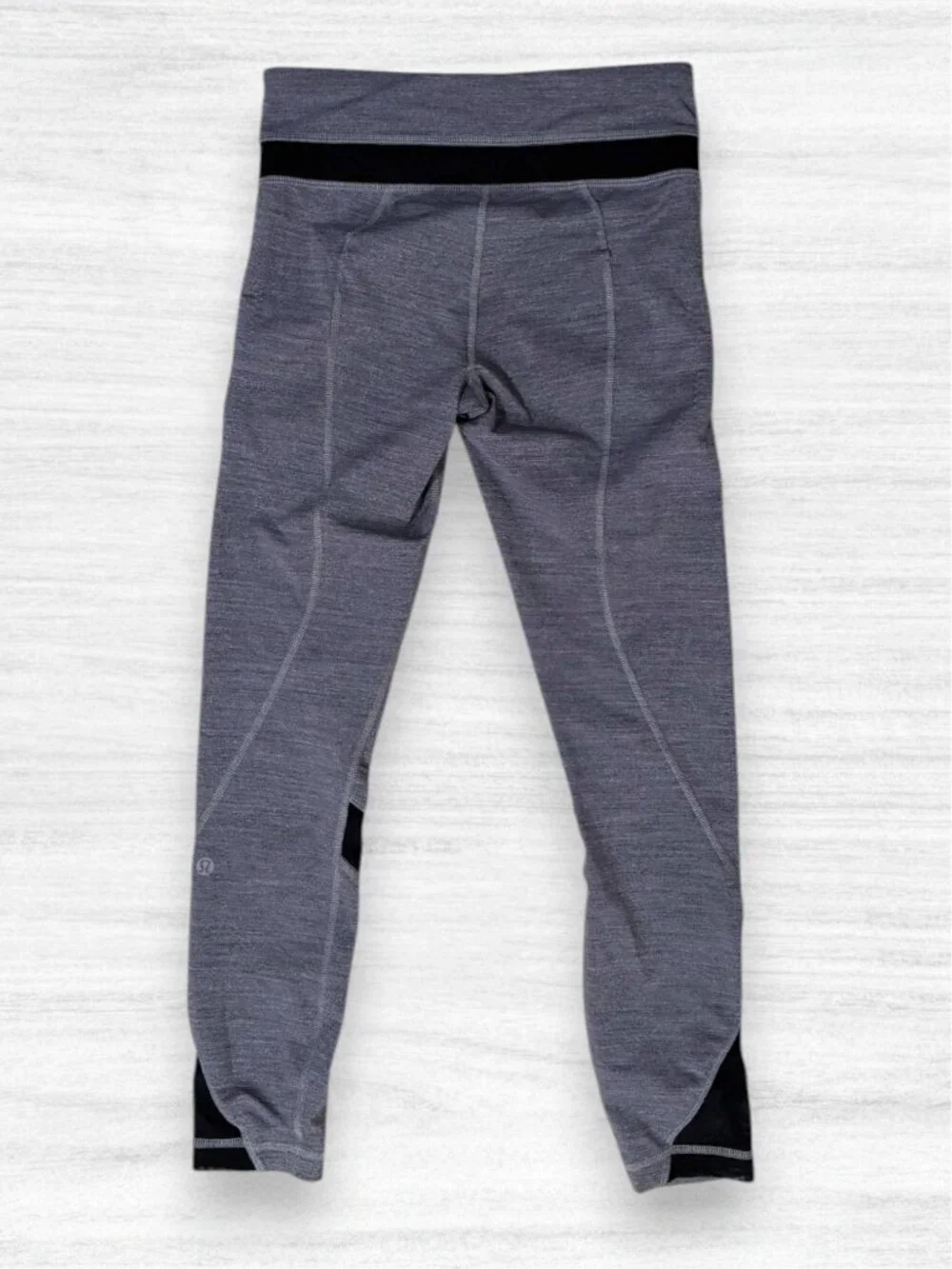 Lululemon Inspire Tight II Gray Leggings Size 6 Zip Pocket Mesh Cropped Workout